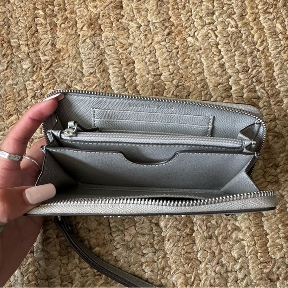 Michael Kors Wallet - Picture 2 of 2